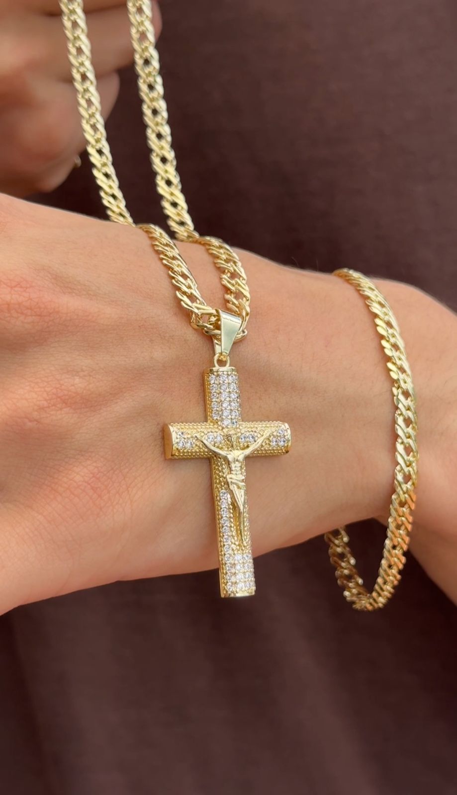 Cadena Cubana Cruzada  60cm + Cristo Milagroso + Pulsera GRATIS🎁