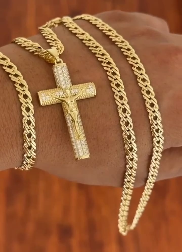 Cadena Cubana Cruzada  60cm + Cristo Milagroso + Pulsera GRATIS🎁